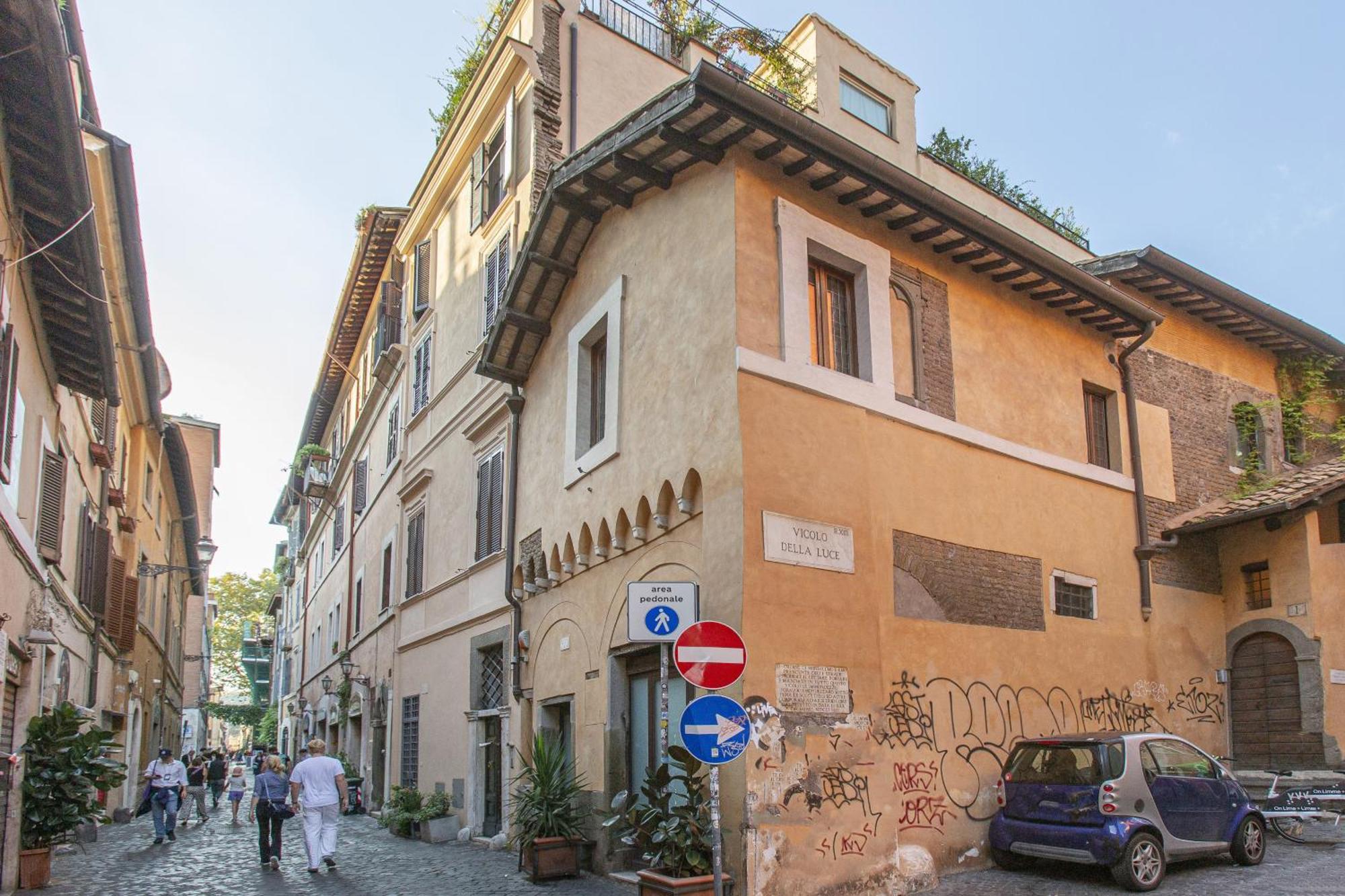 Happy Trastevere In Рим Экстерьер фото